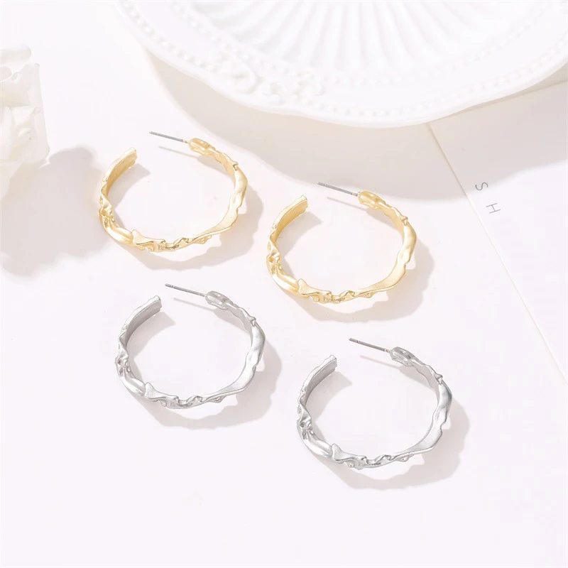 Fashion Matte Gold/Silver Color Small Open Twisted Earrings For Women Girl Trendy Punk Statement Earrings Jewelry Brincos Gifts
Fashion Matte Gold/Silver Color Small Open Twisted Earrings For Women Girl Trendy Punk Statement Earrings Jewelry Brincos Gifts