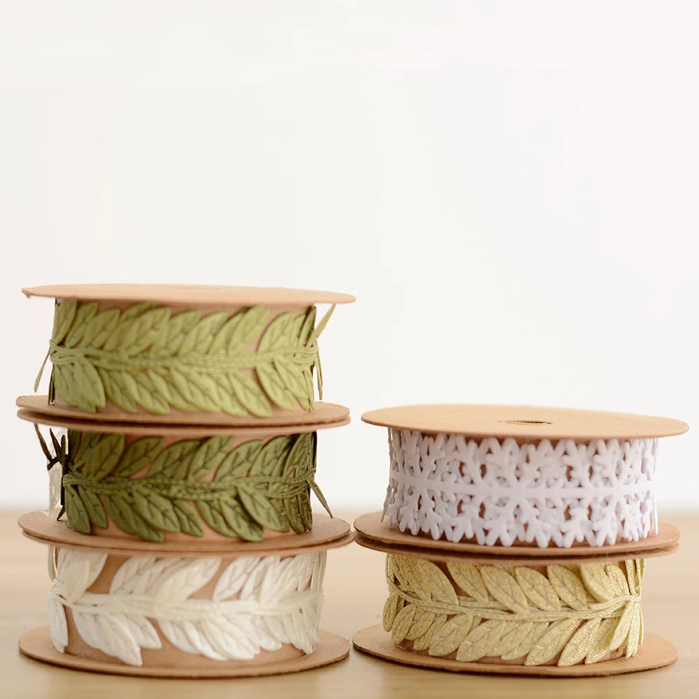 Sewing Craft felt Lace Trim Embellishment White snowflake Green Leaves Ribbon DIY Garment Home Decoration 1roll/lot(1y/roll)
Sewing Craft felt Lace Trim Embellishment White snowflake Green Leaves Ribbon DIY Garment Home Decoration 1roll/lot(1y/roll)