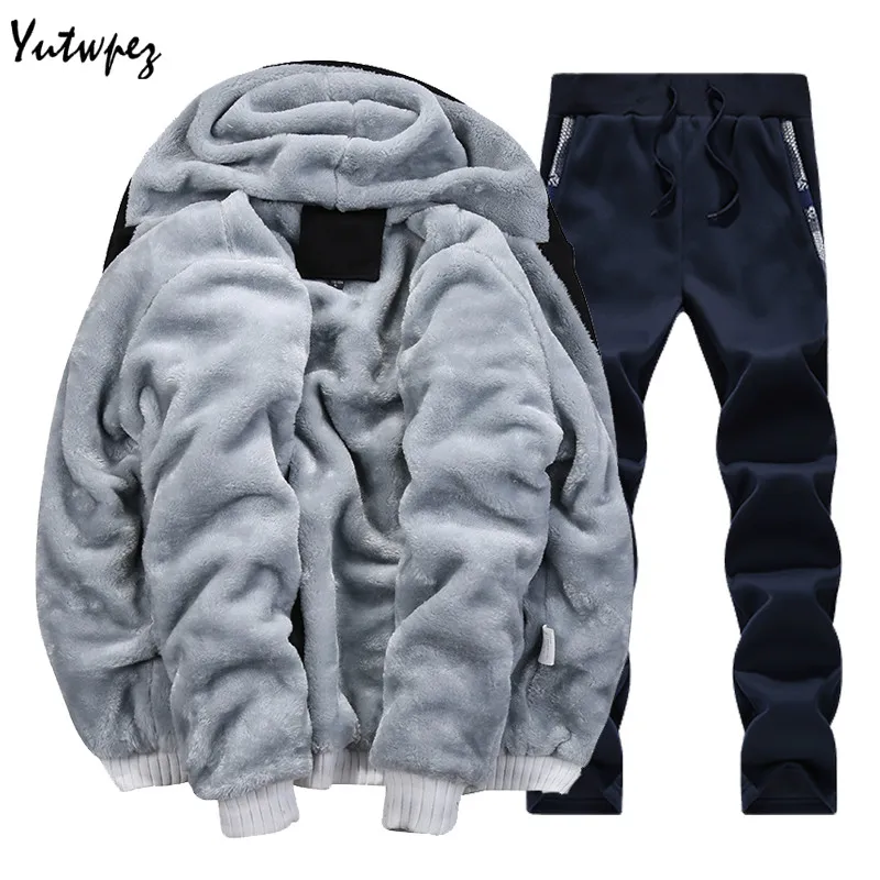 Casual Tracksuit Men Set Winter Warm Brand Two Piece Sets Men Fleece Thick Hooded Zipper Jacket + SweatPant trainingspak mannen
Casual Tracksuit Men Set Winter Warm Brand Two Piece Sets Men Fleece Thick Hooded Zipper Jacket + SweatPant trainingspak mannen