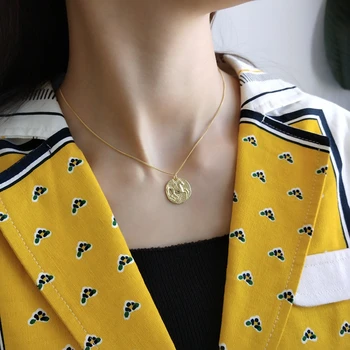 LouLeur 925 sterling silver double sided pattern free owl Pegasus pendant necklace gold original chic necklace for women jewelry
LouLeur 925 sterling silver double sided pattern free owl Pegasus pendant necklace gold original chic necklace for women jewelry
