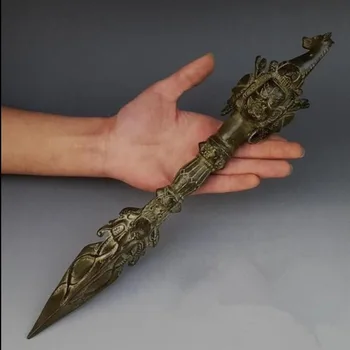 Collectible Tibet Old Bronze Carved Vajra Jiang Mochu Sculpture /Antique Dagger / sword buddha statue
Collectible Tibet Old Bronze Carved Vajra Jiang Mochu Sculpture /Antique Dagger / sword buddha statue