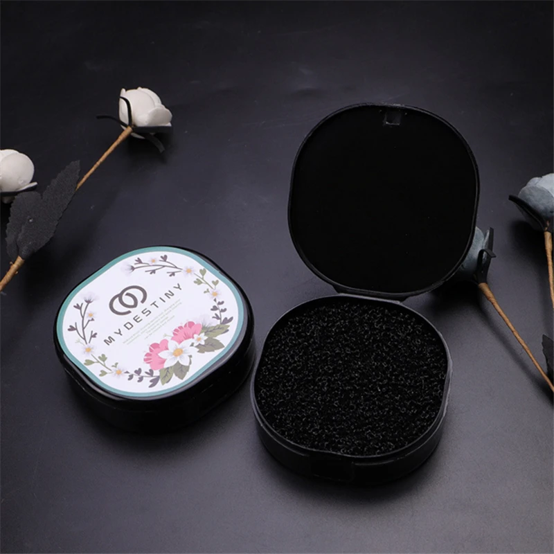 Quick Make up Brush Cleaning Tool Cosmetic Brush Dry Wash Box Sponge Makeup Brush Cleaner Scrubbing Tool
Quick Make up Brush Cleaning Tool Cosmetic Brush Dry Wash Box Sponge Makeup Brush Cleaner Scrubbing Tool