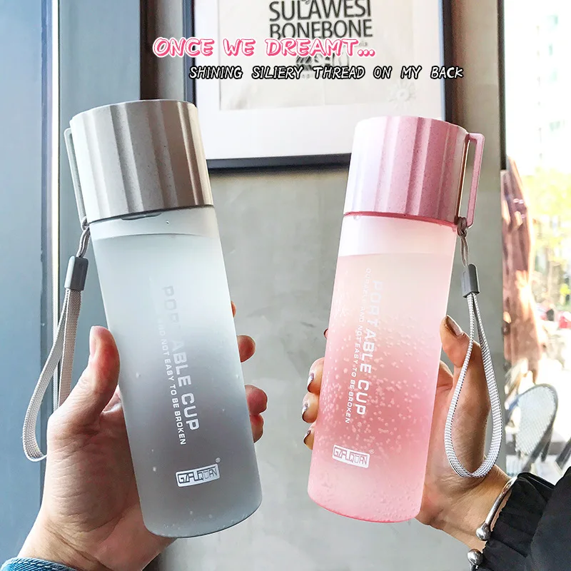 Creative Minimalist Sports Water Bottle with Cover Leak-proof Matte Plastic Cups for Men and Women Portable Hand Water Cup
Creative Minimalist Sports Water Bottle with Cover Leak-proof Matte Plastic Cups for Men and Women Portable Hand Water Cup