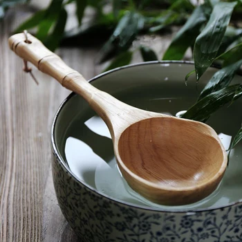 Japanese log soup spoon, large and long handle bamboo spoon, hot pot spoon, porridge spoon, rice ladle and water ladle spoon
Japanese log soup spoon, large and long handle bamboo spoon, hot pot spoon, porridge spoon, rice ladle and water ladle spoon