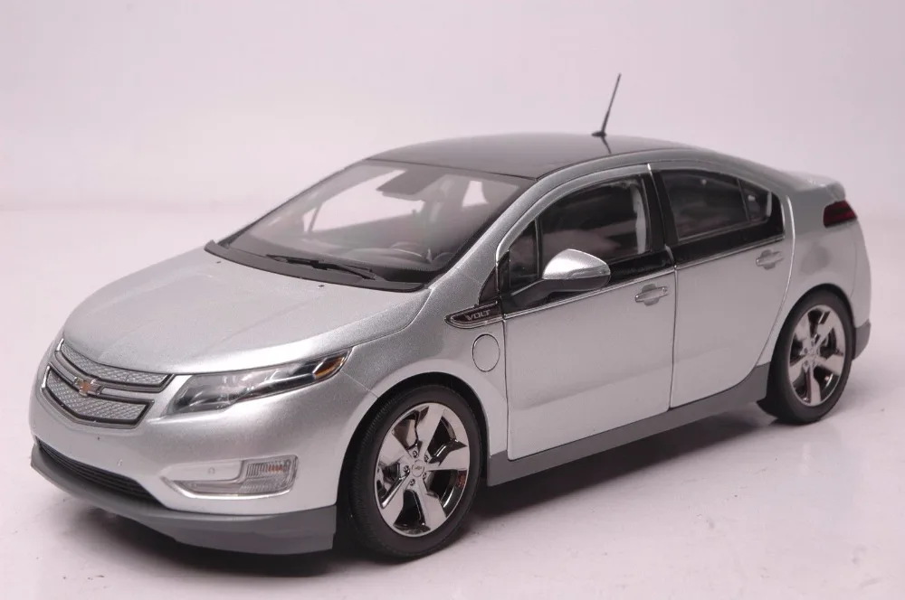 1:18 литая модель автомобиля Cherolet Chevy Volt из серебра 2011 пробы миниатюрный