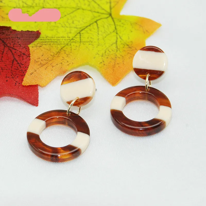 Tortoiseshell Resin Bohemian New Earrings for Women Round Simple Geometric Fashion Acrylic Pendant Simple Earrings Custom 2019
Tortoiseshell Resin Bohemian New Earrings for Women Round Simple Geometric Fashion Acrylic Pendant Simple Earrings Custom 2019