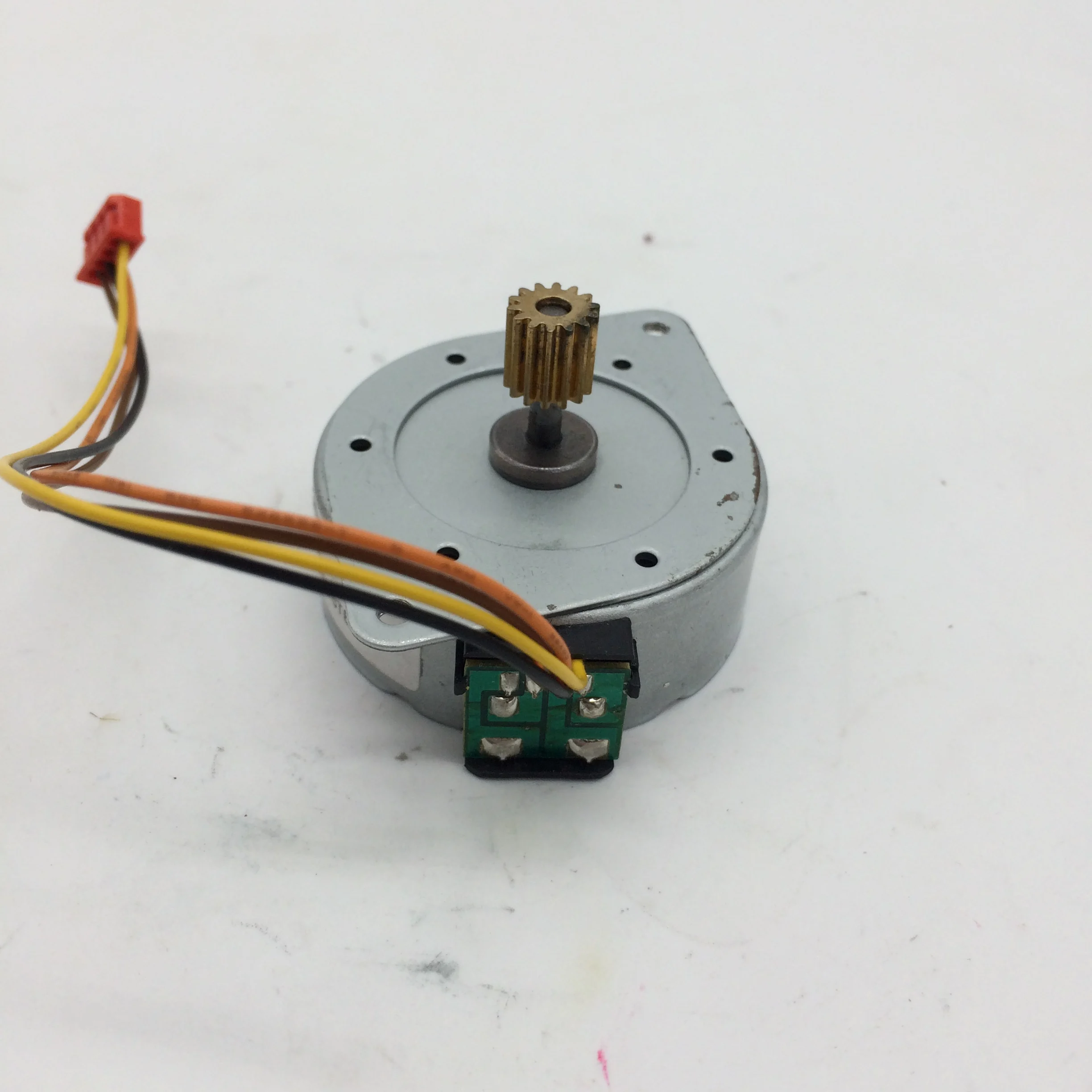 Шаговый двигатель 0Z07AP1 для OKI для STAR 700II TSP700 TSP800, запчасти для принтера
Шаговый двигатель 0Z07AP1 для OKI для STAR 700II TSP700 TSP800, запчасти для принтера