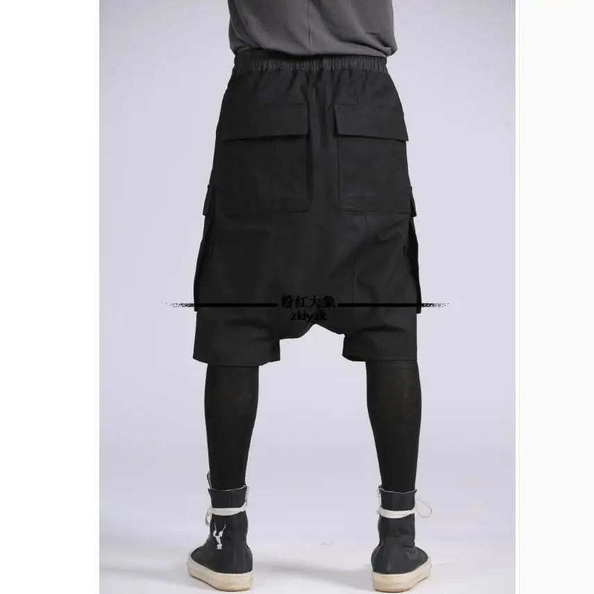 27-44 Men Clothing Side Pocket Shorts Casual Low Crotch Shorts Black Multi-pocket Shorts Loose Plus Size Singer Costumes New
27-44 Men Clothing Side Pocket Shorts Casual Low Crotch Shorts Black Multi-pocket Shorts Loose Plus Size Singer Costumes New