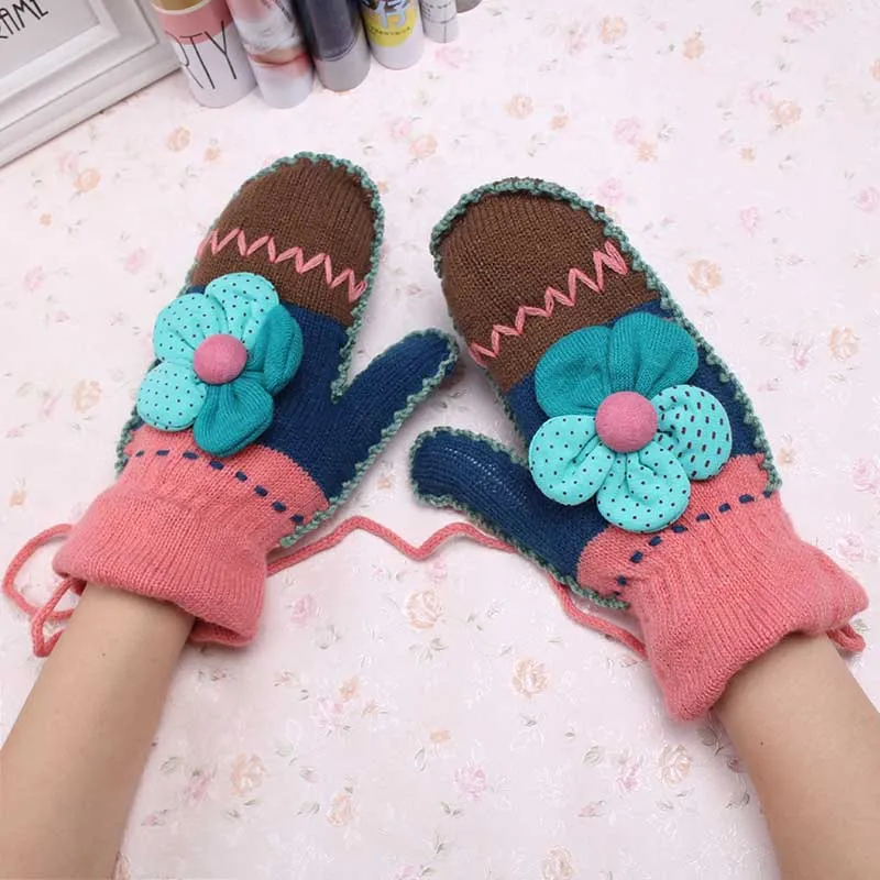 C New Korean Female Warm Gloves Cartoon Knitted Halter Mittens Sun Flower Pattern Guantes Cold Winter Women Lanyard Glove
C New Korean Female Warm Gloves Cartoon Knitted Halter Mittens Sun Flower Pattern Guantes Cold Winter Women Lanyard Glove