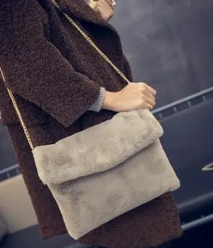 2017 autumn and winter new Korean fashion plush clutch female envelope bag shoulder bag
2017 autumn and winter new Korean fashion plush clutch female envelope bag shoulder bag