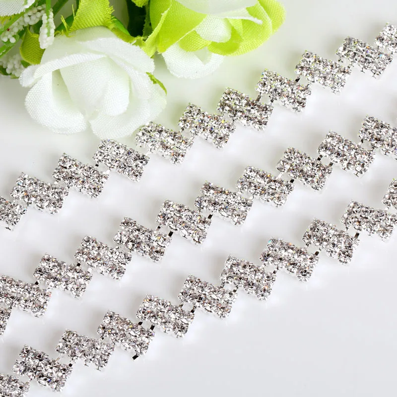 1 yards Crystal Clear Glass Rhinestone Chain Silver Base For Wedding Dress Decoration and Sew-on Garment jewelry accessories
1 yards Crystal Clear Glass Rhinestone Chain Silver Base For Wedding Dress Decoration and Sew-on Garment jewelry accessories