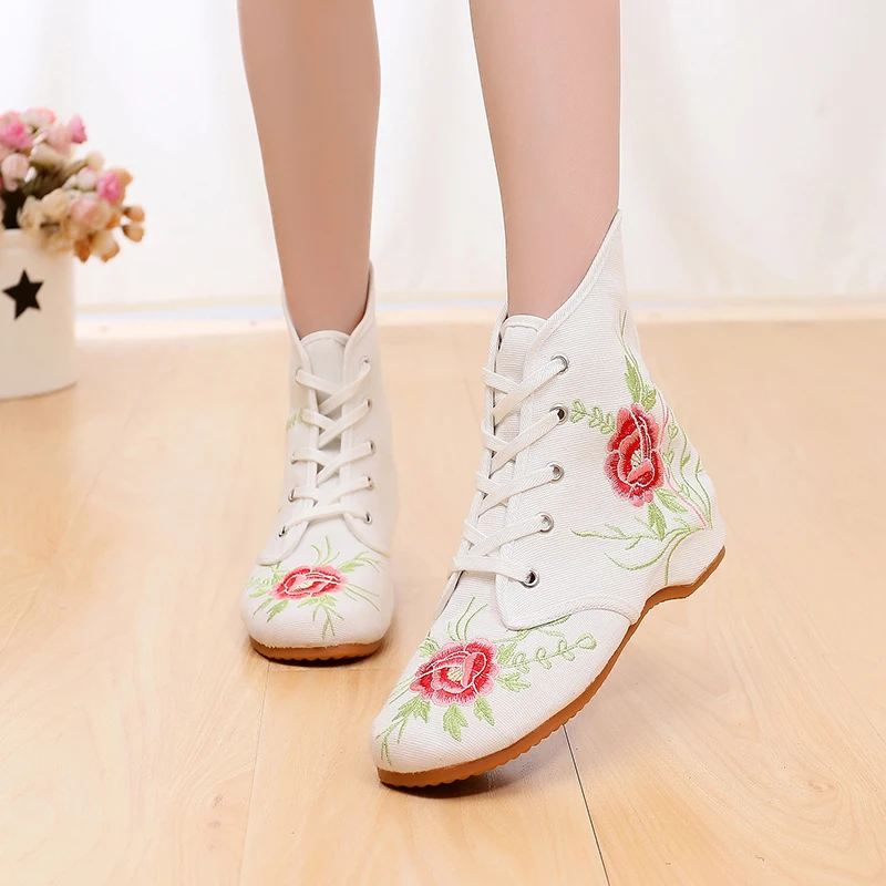 Autumn Plus Size Ankle Boots For Woman Lace Up Embroidery Flower Casual Low Heel Shoes Canvas Retro Female Footwear 2018 H-007
Autumn Plus Size Ankle Boots For Woman Lace Up Embroidery Flower Casual Low Heel Shoes Canvas Retro Female Footwear 2018 H-007
