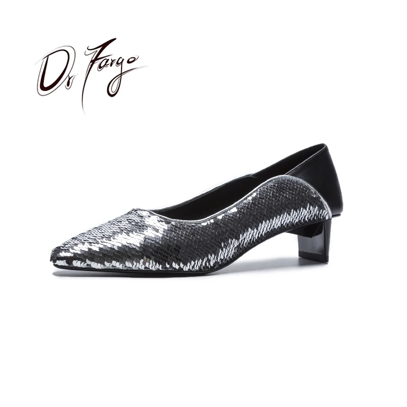 DRFARGO Cow Leather Bling cloth 3.5cm Med Low Heel Shallow Mouth Fashion Spring Summer Pumps for women Party Shiny Shoes MR13504
DRFARGO Cow Leather Bling cloth 3.5cm Med Low Heel Shallow Mouth Fashion Spring Summer Pumps for women Party Shiny Shoes MR13504