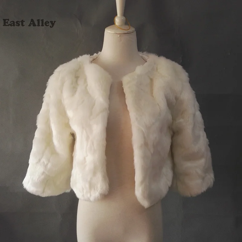 Winter Warm Black Ivory Faux Fur Coat Wedding Bridal Wraps Shawl Bride Cape Fur Bolero Wedding Jackets / Wrap
Winter Warm Black Ivory Faux Fur Coat Wedding Bridal Wraps Shawl Bride Cape Fur Bolero Wedding Jackets / Wrap