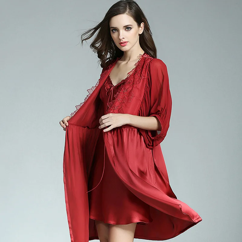 100% Silkworn Silk Women Sleeping Robe Nightdress Two-Piece Sets Summer Sexy Real Silk Sleepwear Female Half Sleeve P9931
100% Silkworn Silk Women Sleeping Robe Nightdress Two-Piece Sets Summer Sexy Real Silk Sleepwear Female Half Sleeve P9931