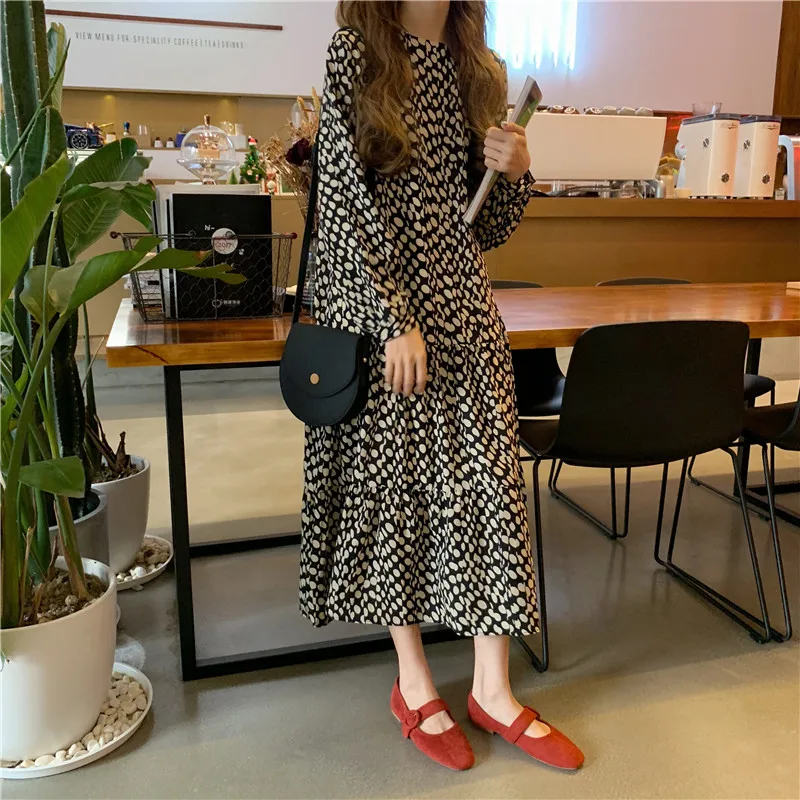 Retro Gentle Wind Wave Point Dresses Women Korean Version Loose Medium and Long Section Cust Women Doll Dresses
Retro Gentle Wind Wave Point Dresses Women Korean Version Loose Medium and Long Section Cust Women Doll Dresses