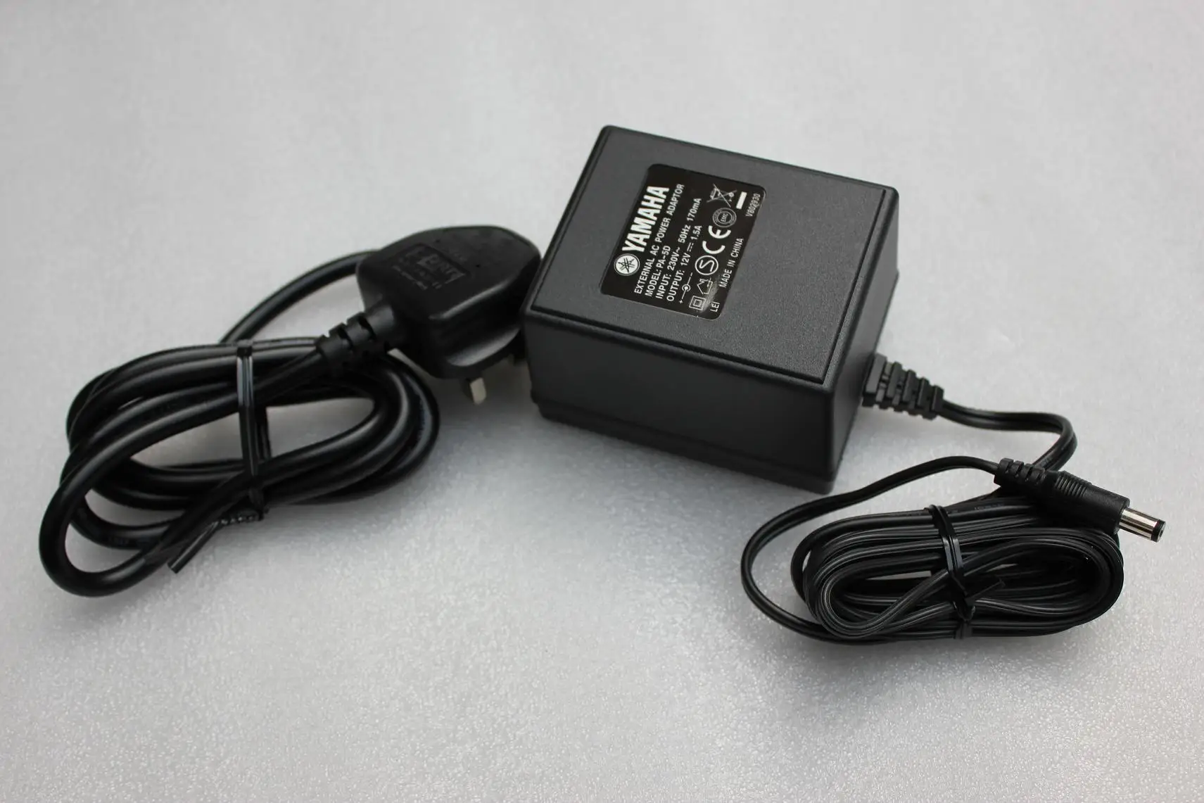 FOR Yamaha 12V 1.5A original power supply Universal KB and PSR-E series 280 281 290 291 433
FOR Yamaha 12V 1.5A original power supply Universal KB and PSR-E series 280 281 290 291 433
