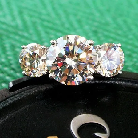 585 Gold 3 Stones Ring Paved Mounting 1.7CT SONA Synthetic Diamonds Engagement Ring Bride Gold 585 Genuine Jewellery Graceful
585 Gold 3 Stones Ring Paved Mounting 1.7CT SONA Synthetic Diamonds Engagement Ring Bride Gold 585 Genuine Jewellery Graceful