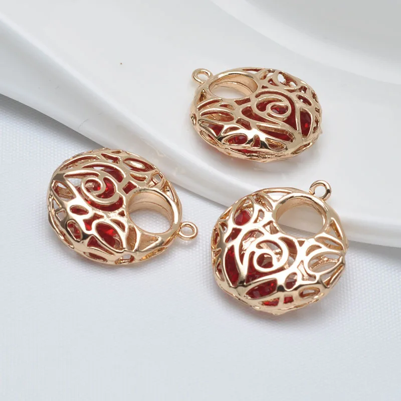 1PCS 23.5x20.5MM 24K Champagne Gold Color Plated Brass with Red Zircon Hollow Round Rose Charms Pendants Diy Jewelry Findings
1PCS 23.5x20.5MM 24K Champagne Gold Color Plated Brass with Red Zircon Hollow Round Rose Charms Pendants Diy Jewelry Findings