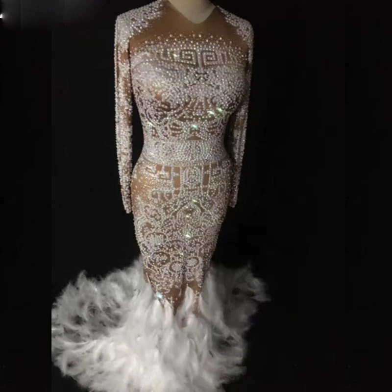 Feather trailing white crystals one-piece dress Female costumes nightclub sexy rhinestones performance singer party show Dresses
Feather trailing white crystals one-piece dress Female costumes nightclub sexy rhinestones performance singer party show Dresses