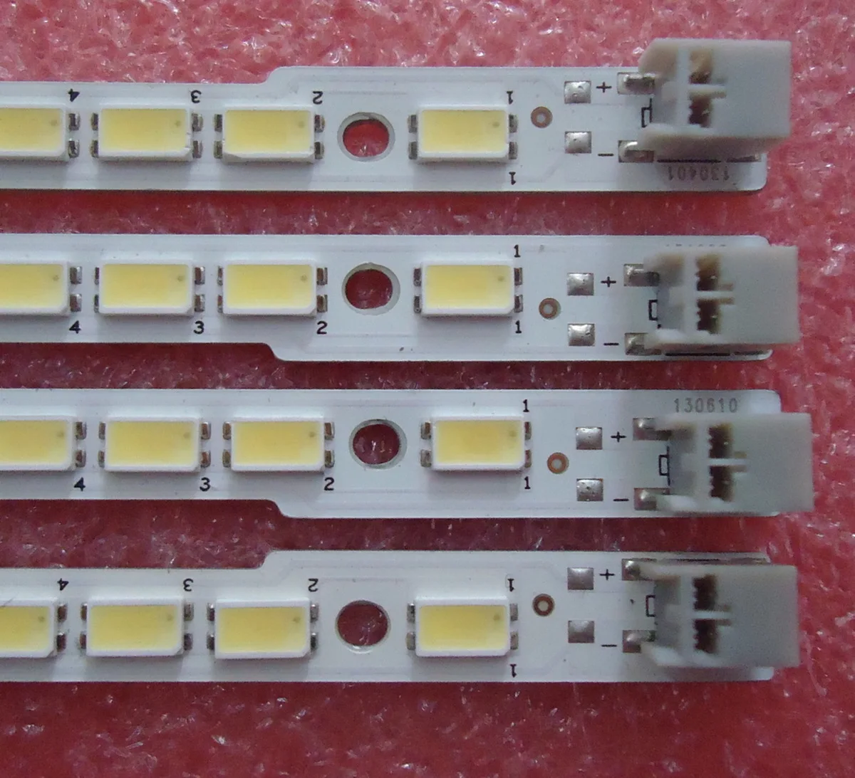 FOR SHARP LCD-40DS30A Article lamp GK0362 SLED_2011SSP40_5630_R66_NNS_REV0 1piece=66LED 457MM
FOR SHARP LCD-40DS30A Article lamp GK0362 SLED_2011SSP40_5630_R66_NNS_REV0 1piece=66LED 457MM