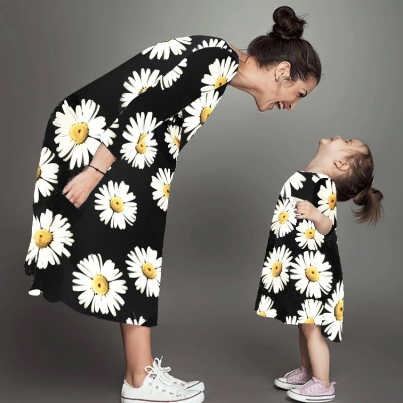 2019 New Autumn Long Sleeve Chrysanthemum Printed Dress Matching Family Clothes For Mother Child
2019 New Autumn Long Sleeve Chrysanthemum Printed Dress Matching Family Clothes For Mother Child