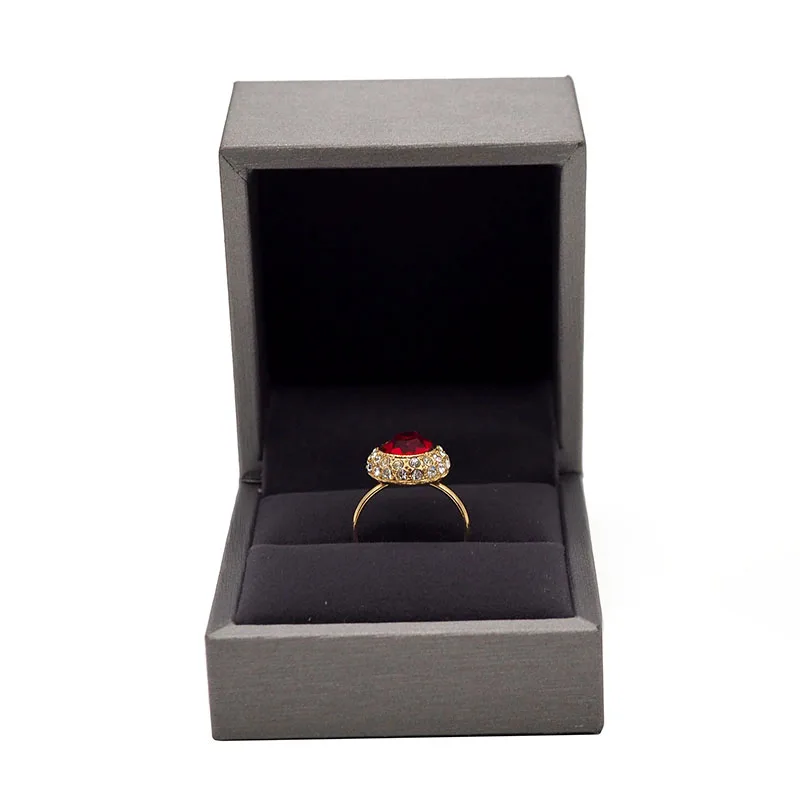 Wire drawing PU leather jewellery boxes and packaging wedding ring case jewelyr organizer gift box.
Wire drawing PU leather jewellery boxes and packaging wedding ring case jewelyr organizer gift box.