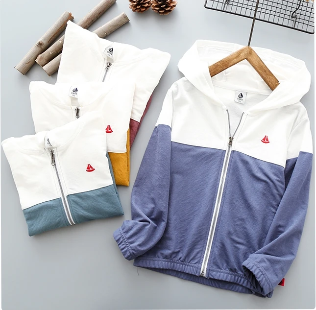 2019 New Spring Summer Children's thin hooded zipper jacket. 3-8T boys casual outdoor stitching tops.
2019 New Spring Summer Children's thin hooded zipper jacket. 3-8T boys casual outdoor stitching tops.