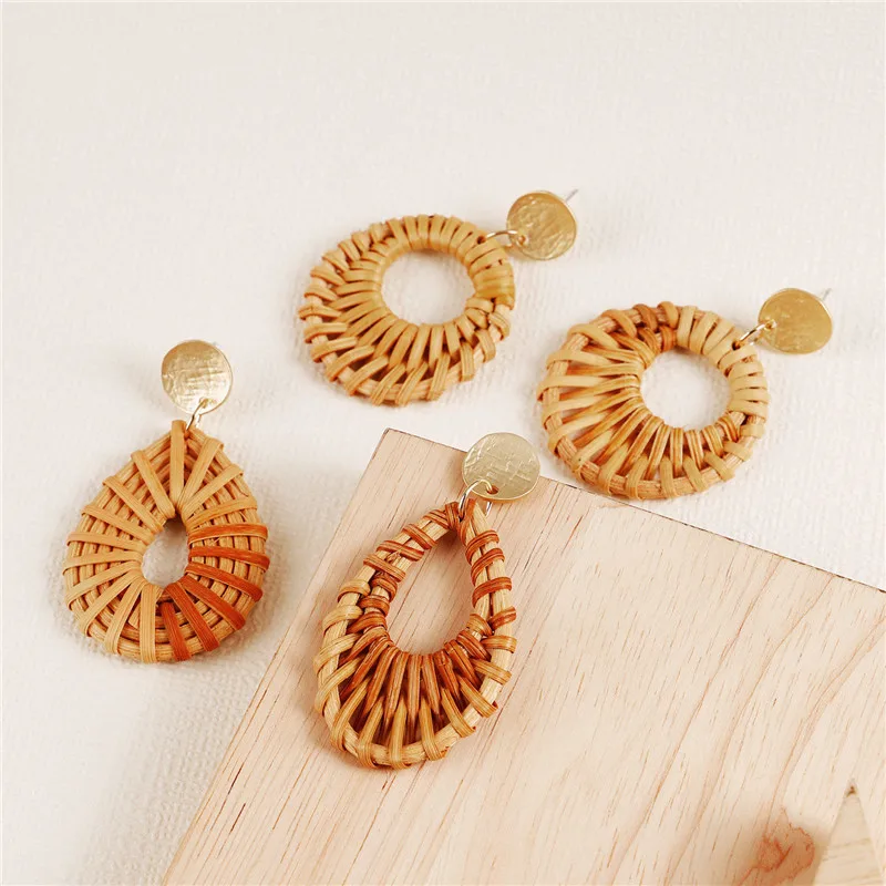 Korean Version Handmade Wooden Straw Weave Rattan Vine Braid Drop Earrings Trendy Geometric Boho Earrings Accessories
Korean Version Handmade Wooden Straw Weave Rattan Vine Braid Drop Earrings Trendy Geometric Boho Earrings Accessories