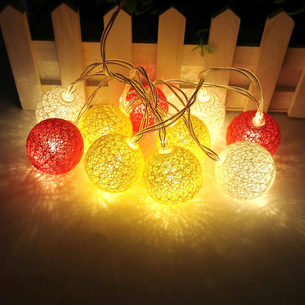 10Leds Holiday lights 3.5cm cotton ball led Light string fairy garland 1.2M 5 Series Christmas wedding Decoration Warm white L
10Leds Holiday lights 3.5cm cotton ball led Light string fairy garland 1.2M 5 Series Christmas wedding Decoration Warm white L