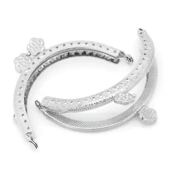 10Pcs High Quality Flower Clutch Coins Purse Arc Frame Kiss Clasp Handbag Handle Silver Tone 8.5x6cm
10Pcs High Quality Flower Clutch Coins Purse Arc Frame Kiss Clasp Handbag Handle Silver Tone 8.5x6cm