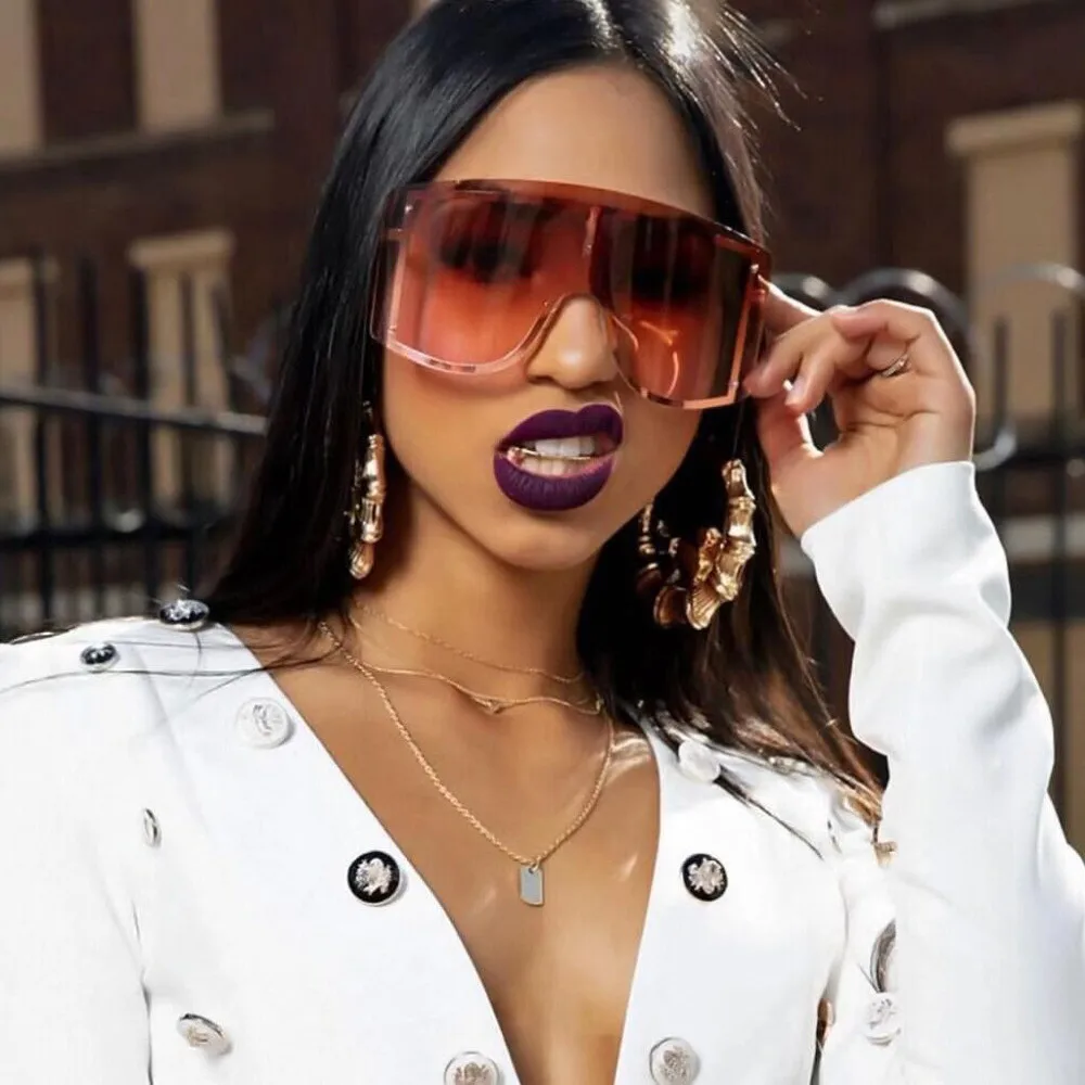 Fashion Women Oversized Blue Yellow Gradient Sunglasses 2019 Luxury Brand Designer Red Rimless Metal Female Sun Glasses Shades
Fashion Women Oversized Blue Yellow Gradient Sunglasses 2019 Luxury Brand Designer Red Rimless Metal Female Sun Glasses Shades