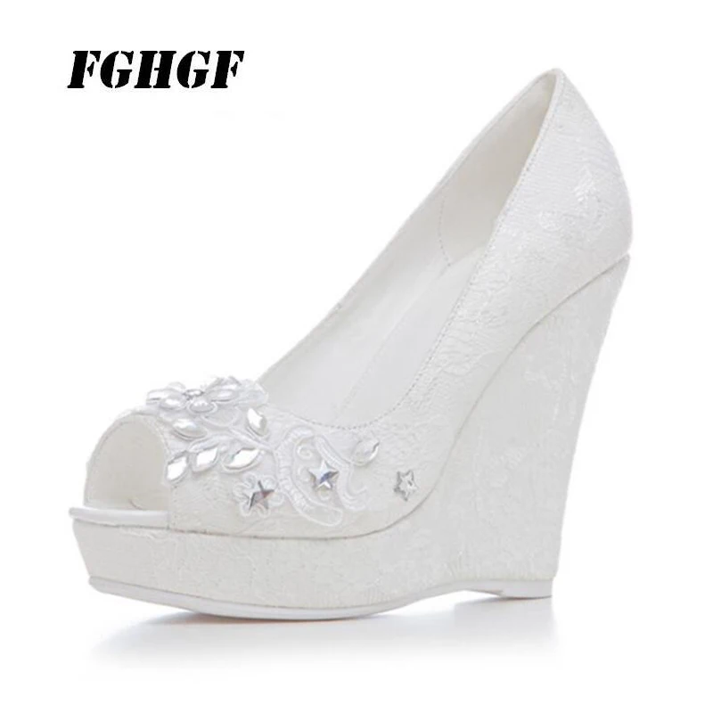 High heels The fish's mouth wedge Waterproof Taiwan Wedding shoe Lace the shoe The banquet Bridesmaid heels sexy Big yards 43
High heels The fish's mouth wedge Waterproof Taiwan Wedding shoe Lace the shoe The banquet Bridesmaid heels sexy Big yards 43