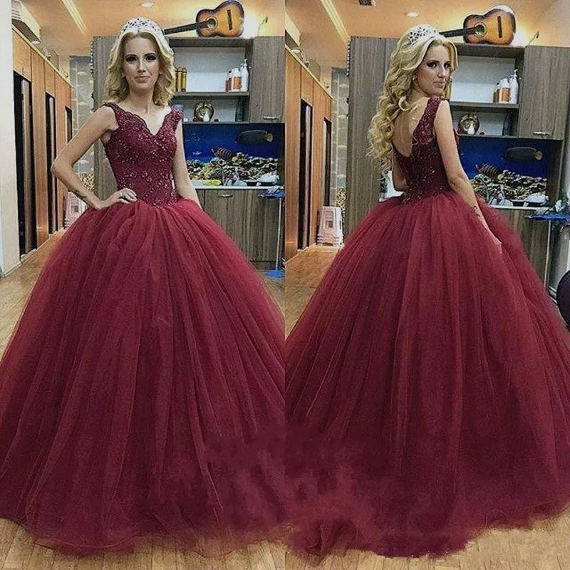 Burgundy Tulle Ball Gown Quinceanera Dresses V Neck Beads Applique Bodice Floor Length 16 Sweet Prom Quinceanera Gown
Burgundy Tulle Ball Gown Quinceanera Dresses V Neck Beads Applique Bodice Floor Length 16 Sweet Prom Quinceanera Gown