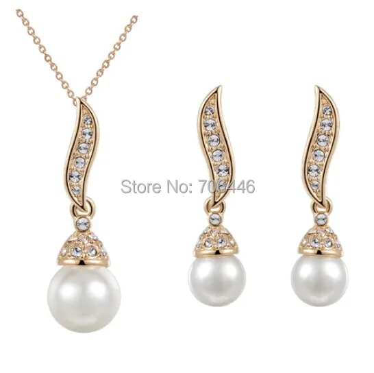 Gold Fashion Drop Cream Pearl and Rhinestone Crystal Necklace earrings Jewelry Set Valentine's Day Gift
Gold Fashion Drop Cream Pearl and Rhinestone Crystal Necklace earrings Jewelry Set Valentine's Day Gift