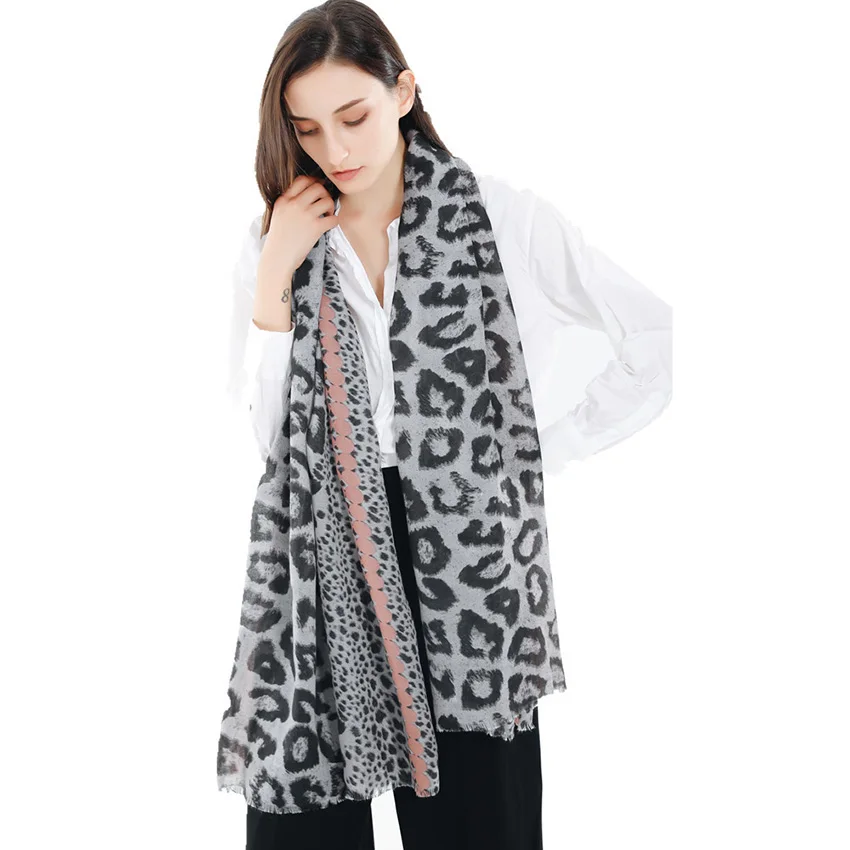 High Quality Fashion Women Long Cotton Polyester Scarf Leopard Print Wrap Soft And Comfortable Ladies Shawl Tassels Scarves
High Quality Fashion Women Long Cotton Polyester Scarf Leopard Print Wrap Soft And Comfortable Ladies Shawl Tassels Scarves