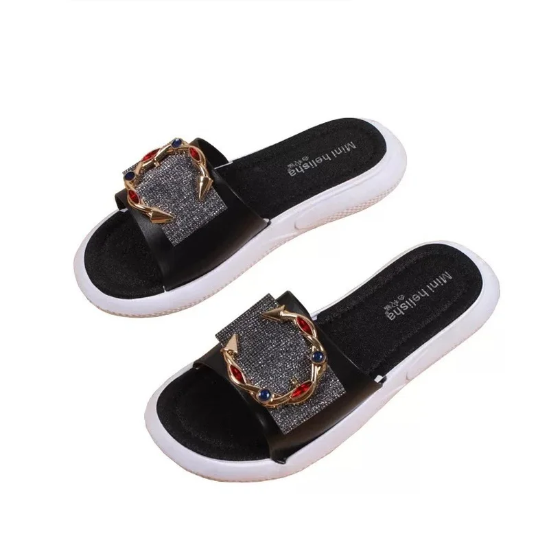 Women's Slippers 2019 New Fashion Flat Bottom Joker Metal Buttons Word Home Sandals Slip Soft Bottom Casual Beach Slippers Women
Women's Slippers 2019 New Fashion Flat Bottom Joker Metal Buttons Word Home Sandals Slip Soft Bottom Casual Beach Slippers Women
