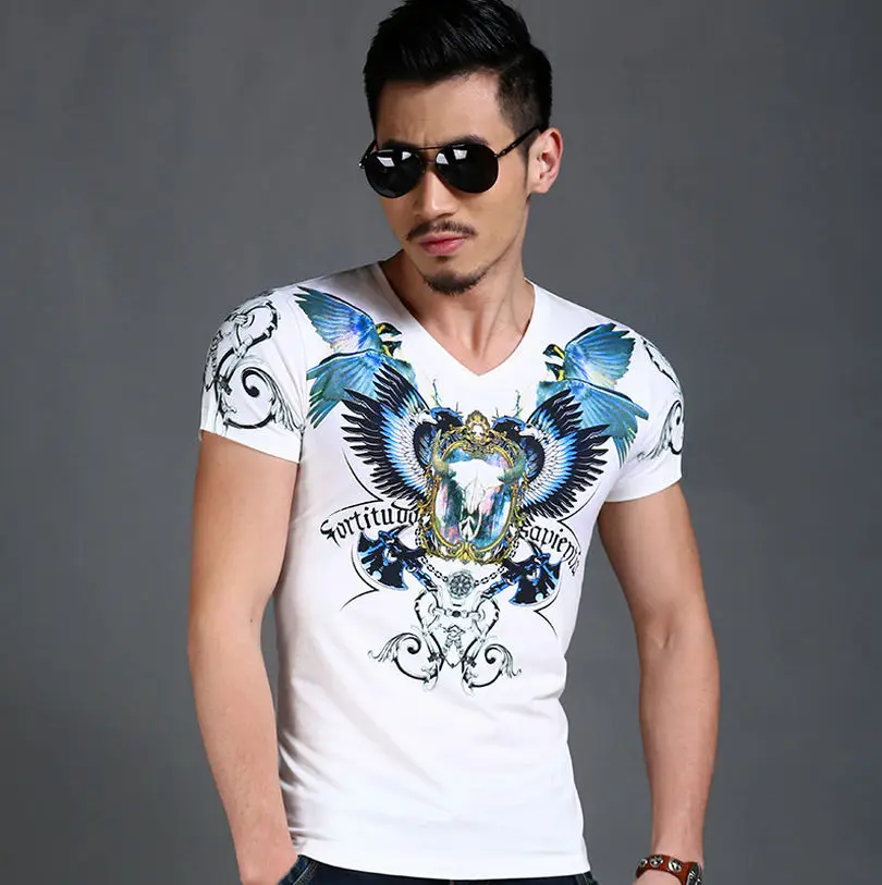 Какие футболки сейчас в моде мужские 2024