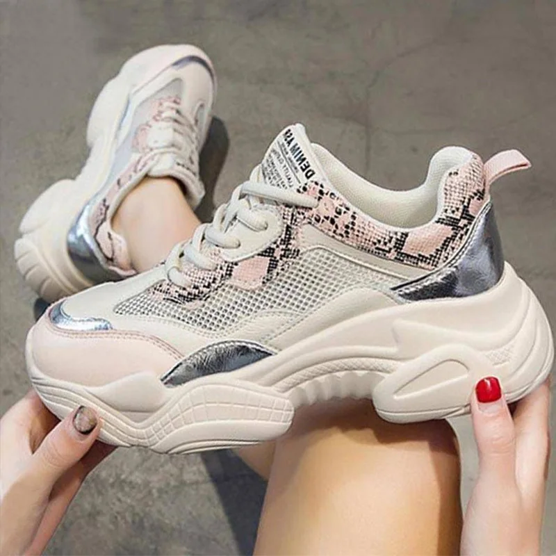 2019 New Women Lace Up Sneakers Casual Vulcanized Female Flat Platform Shoes Fashion Breathable Hollow Footwear Ladies
2019 New Women Lace Up Sneakers Casual Vulcanized Female Flat Platform Shoes Fashion Breathable Hollow Footwear Ladies