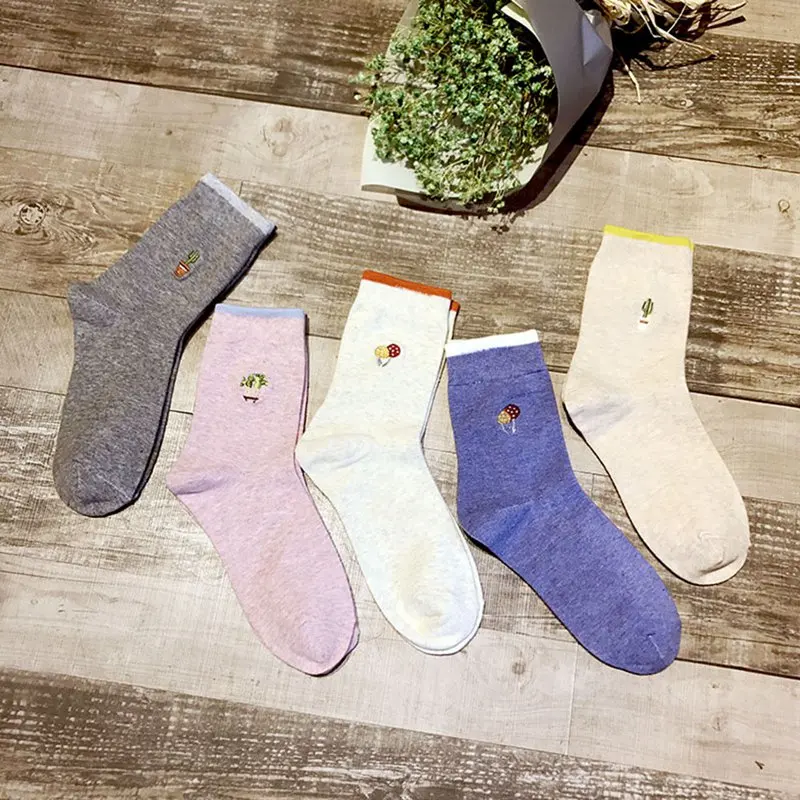 Winter Cotton Solid Shiny Woman Simple Socks Fashion Art Fold Female Student Thick Warm Socks Shiny Metallic Line Sock
Winter Cotton Solid Shiny Woman Simple Socks Fashion Art Fold Female Student Thick Warm Socks Shiny Metallic Line Sock