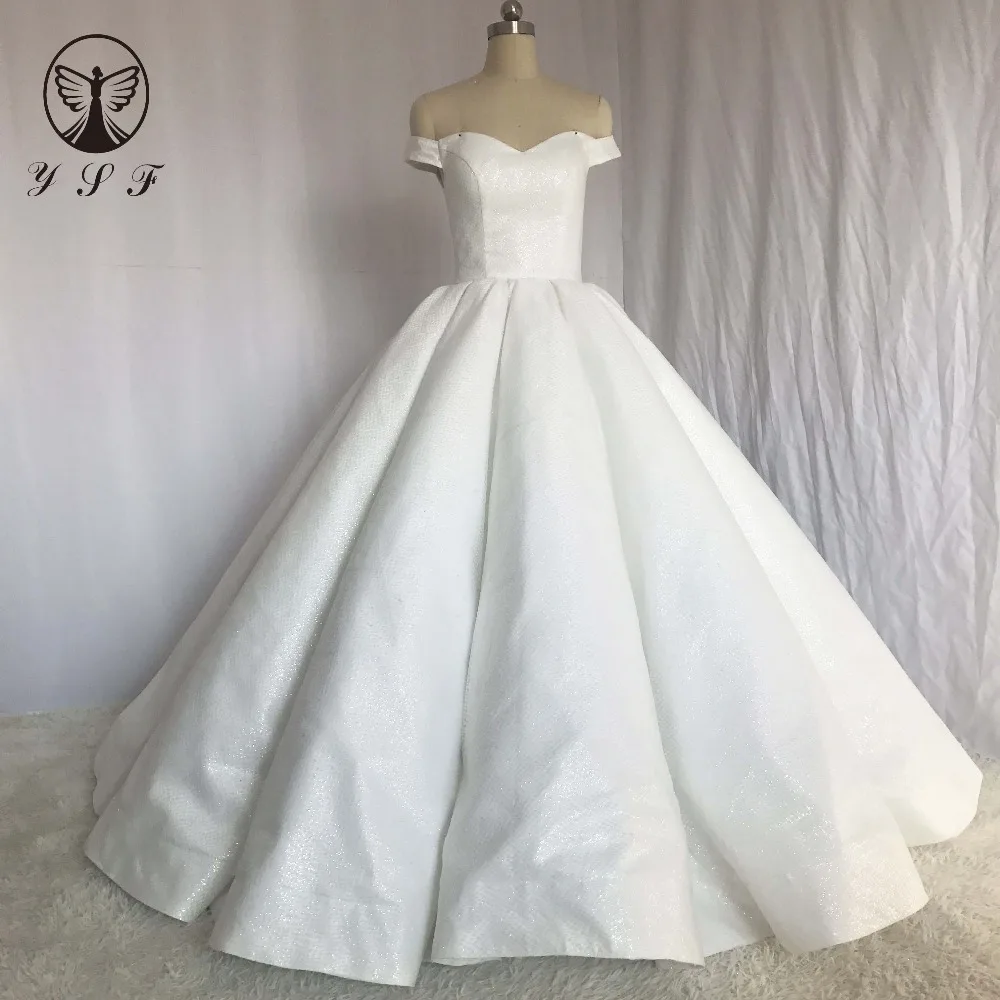 Sparkling Off the Shoulder Sweetheart Sleeve Ball Gown Floor Length Corset Bling Wedding Dress
Sparkling Off the Shoulder Sweetheart Sleeve Ball Gown Floor Length Corset Bling Wedding Dress