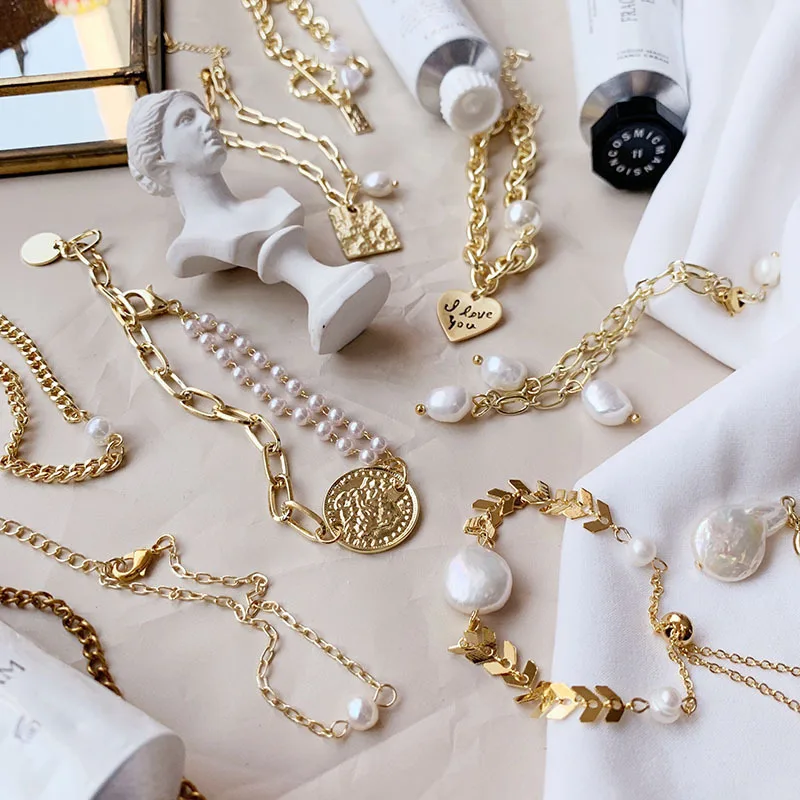 HZ 2019 New Design Female Bracelet Gold Coin Portrait Imitation Pearls Metal Link Chain Bracelets for Women Girl Party Jewelry
HZ 2019 New Design Female Bracelet Gold Coin Portrait Imitation Pearls Metal Link Chain Bracelets for Women Girl Party Jewelry