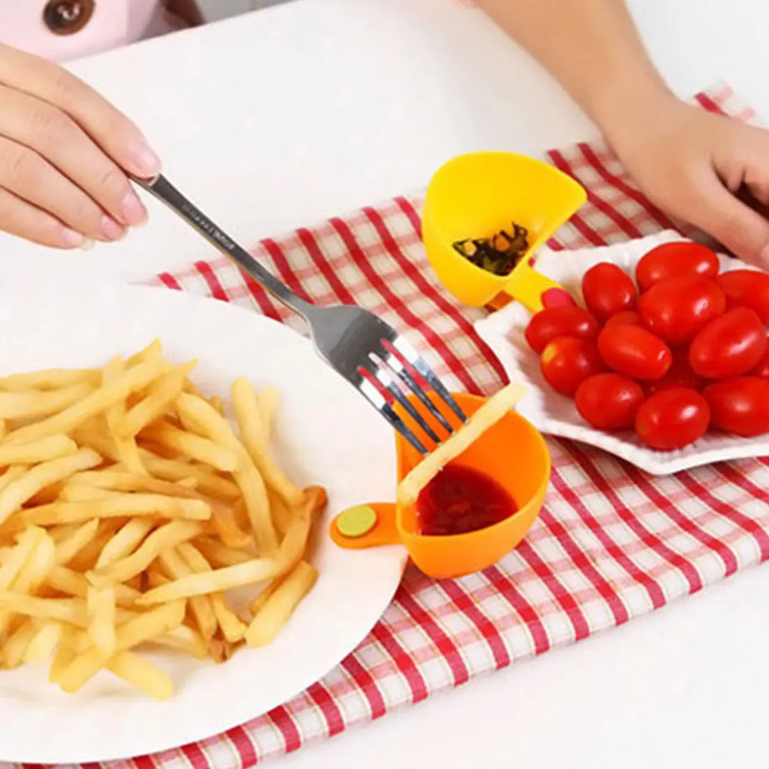 Kitchen Accessories 1pcs Dip Saucers Assorted Salad Sauce Ketchup Dip Clip Cup Bowl for Tomato Salt Vinegar Sugar Flavor Splice
Kitchen Accessories 1pcs Dip Saucers Assorted Salad Sauce Ketchup Dip Clip Cup Bowl for Tomato Salt Vinegar Sugar Flavor Splice