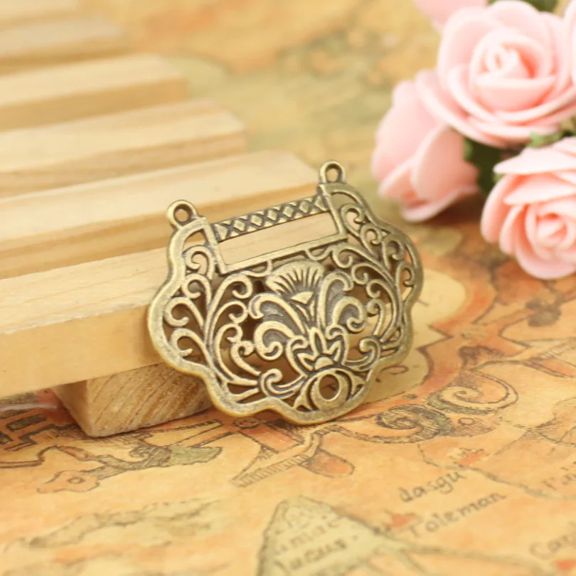 37*30MM alloy Charm tag Pendants Good luck lock Ancient Bronze Stripe Pattern necklace pendant jewelry accessories diy
37*30MM alloy Charm tag Pendants Good luck lock Ancient Bronze Stripe Pattern necklace pendant jewelry accessories diy