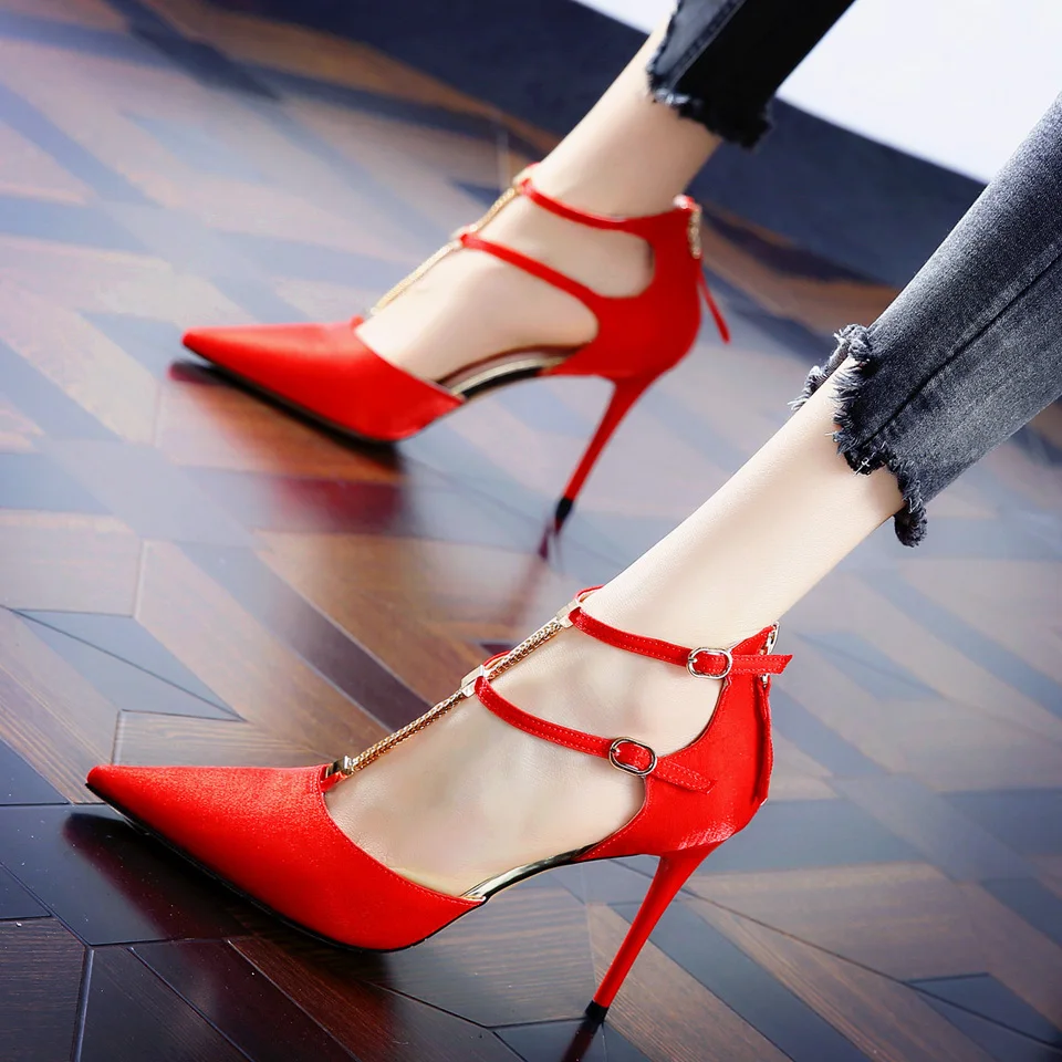 European and American Temperament Sexy Roman Pointed Wedding Shoes Thin Heels Satin High Heels Elegant Banquet Party Single Shoe
European and American Temperament Sexy Roman Pointed Wedding Shoes Thin Heels Satin High Heels Elegant Banquet Party Single Shoe