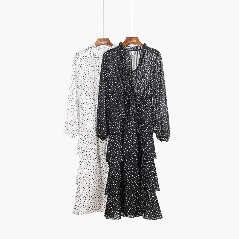Spring Autumn Vintage Star Print Long Dress 2018 Casual Ruffle V-neck Puff Sleeve Dress Sexy perspective Female Mult-layer Dress
Spring Autumn Vintage Star Print Long Dress 2018 Casual Ruffle V-neck Puff Sleeve Dress Sexy perspective Female Mult-layer Dress