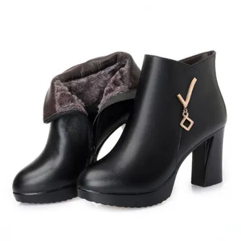 2019 New Winter Boots Women Fashion Metal Decoration Cow Leather Shoes Women Boots Non-slip Warm Ankle Boots High Heels 8 Cm
2019 New Winter Boots Women Fashion Metal Decoration Cow Leather Shoes Women Boots Non-slip Warm Ankle Boots High Heels 8 Cm