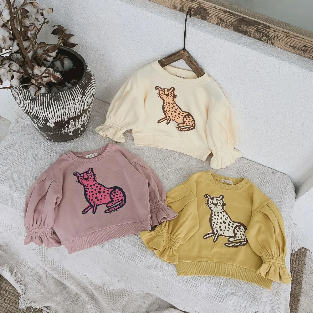 2019 Spring Korean Style Kids Clothes Cartoon Leopard Baby Girls Cotton Sweatshirts Flare Sleeve Toddlers Children Cute Tops
2019 Spring Korean Style Kids Clothes Cartoon Leopard Baby Girls Cotton Sweatshirts Flare Sleeve Toddlers Children Cute Tops