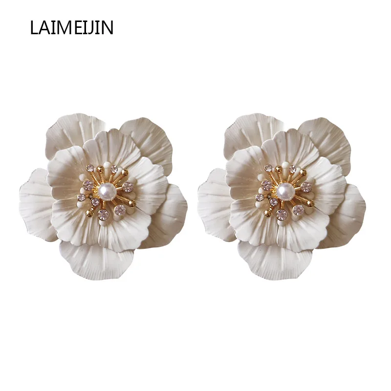 Temperament Hyperbole Flower Earrings For Women Personality Elegant Large Petals Stud Earrings Fashion Party Jewelry Female Gift
Temperament Hyperbole Flower Earrings For Women Personality Elegant Large Petals Stud Earrings Fashion Party Jewelry Female Gift
