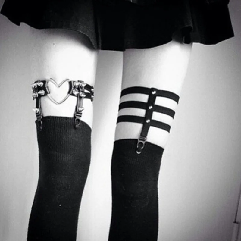 Sexy Studded Heart Garters Rivet Punk Goth Harajuku Style Handmade Garter Belt Leg Ring for Women Gift One Free Adjust Size
Sexy Studded Heart Garters Rivet Punk Goth Harajuku Style Handmade Garter Belt Leg Ring for Women Gift One Free Adjust Size